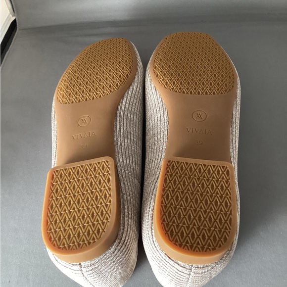 Vivaia Margot square toe v cut flats shoe - Picture 10 of 10